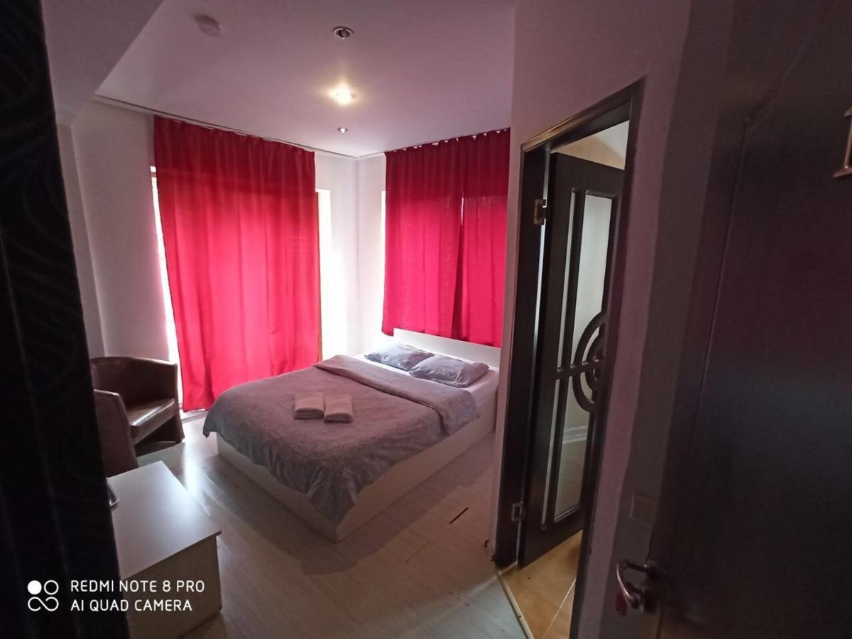 Quik Hotel Braşov Exterior foto