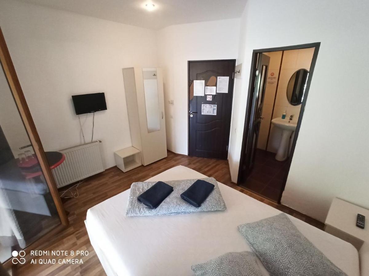 Quik Hotel Braşov Exterior foto